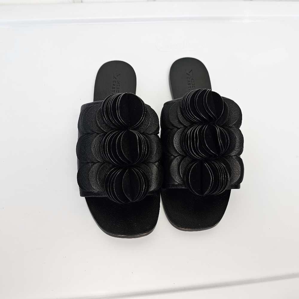 Mercedes Castillo Delphia  Black Lambskin Leather Petal Overlay Slide Ons Sz 8.5 - Picture 4 of 11